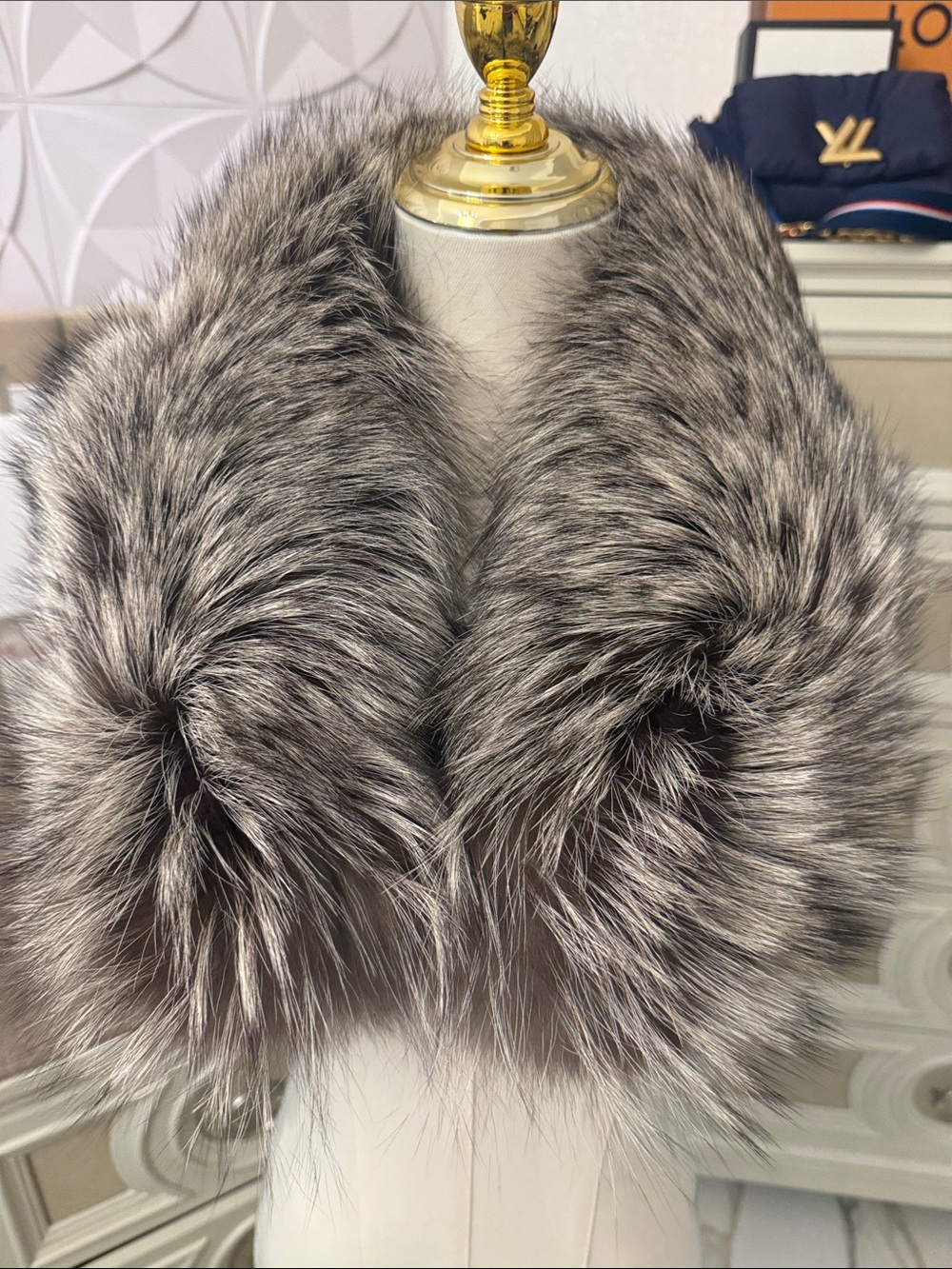 Saga fox fur thick pelts